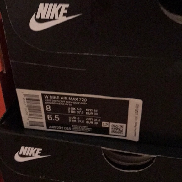 NIB Air Max 720 - Picture 6 of 7
